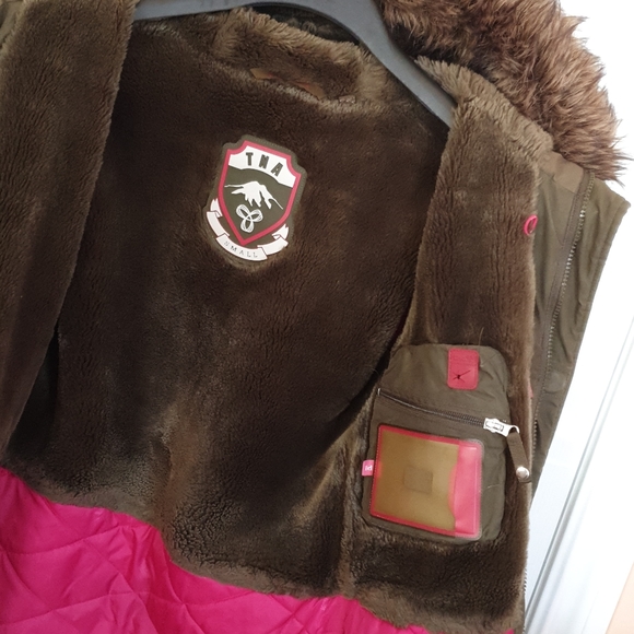 Aritzia TNA RARE Women's Winter Parka - Picture 2 of 8